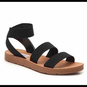 Steve Madden NWOT raffy sandal 9